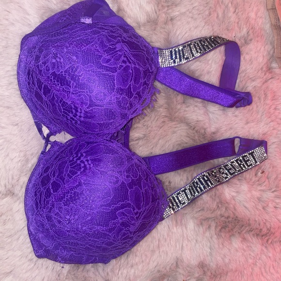 3 Victoria secret bras! - Picture 1 of 3
